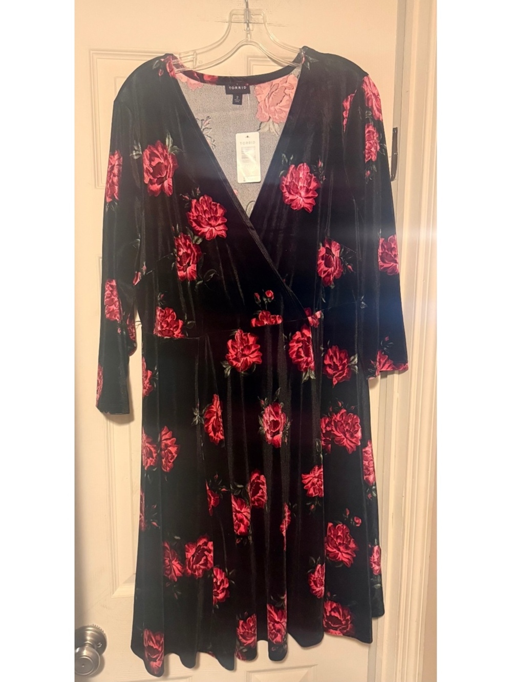 NWT Women’s Plus Torrid Black Velvet Faux Wrap Skater Dress Pink Roses 2